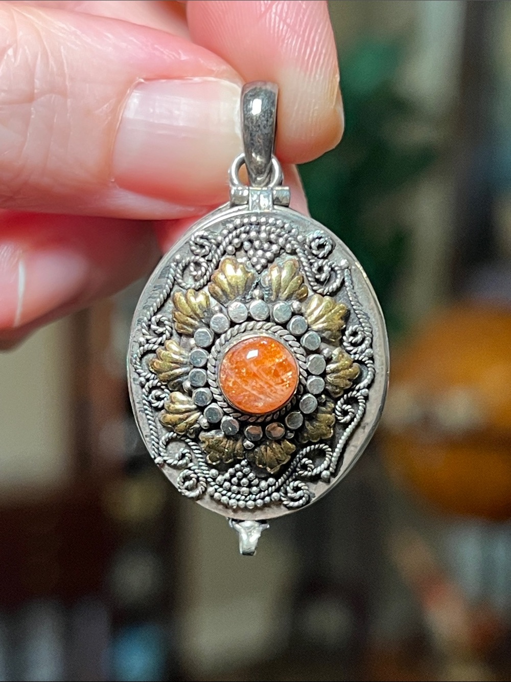 Natural Sunstone Gemstone Vintage Sterling Silver Locket Pendant Filigree 2 Tone